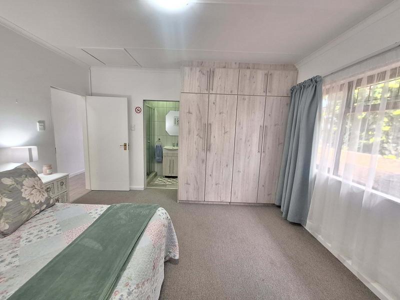 5 Bedroom Property for Sale in Reebok Western Cape